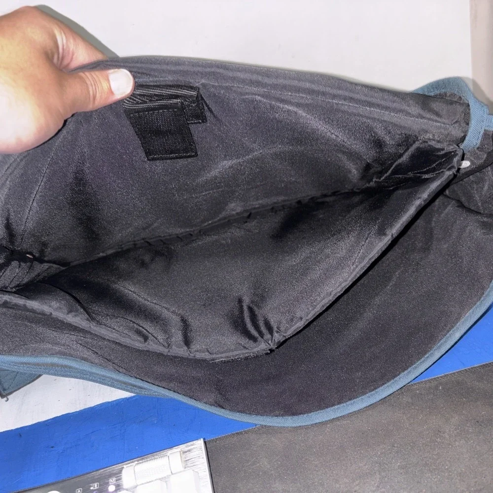 EastPack blue/green Messenger Bag 18 Inch
